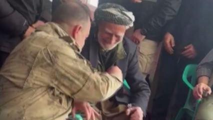 Şırnak'ta duygulandıran olay: T&uuml;mgeneral parmağındaki y&uuml;z&uuml;ğ&uuml; hediye etti