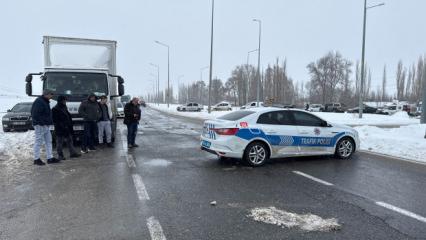 Sivas-Malatya kara yolu ulaşıma kapandı