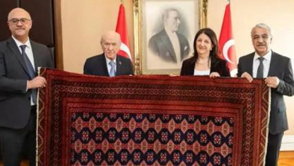 Ter&ouml;r &ouml;rg&uuml;t&uuml; PKK elebaşı &Ouml;calan&rsquo;dan Bah&ccedil;eli&rsquo;ye s&uuml;rpriz hediye! 