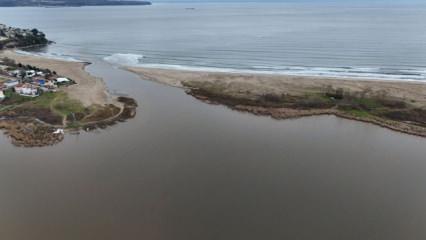 Yağışlar sonrası dikkat &ccedil;eken olay: G&ouml;l, denizle birleşti!