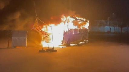 Yolcu otob&uuml;s&uuml; alev topuna d&ouml;nd&uuml;