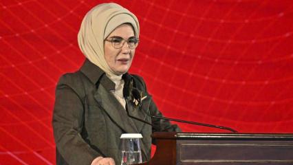 Emine Erdoğan: En b&uuml;y&uuml;k bedeli &ccedil;ocuklar &ouml;d&uuml;yor