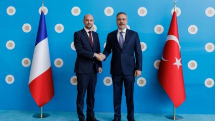 Bakan Fidan, Fransız mevkidaşı Barrot ile g&ouml;r&uuml;şt&uuml;