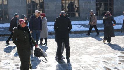 Diyarbakır&rsquo;ı keşfettiler! Soğuk havalar turistleri durduramadı