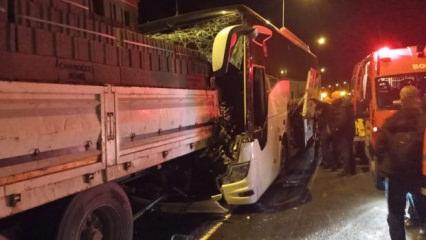 D&uuml;zce&rsquo;de yolcu otob&uuml;s&uuml;n&uuml;n tıra &ccedil;arptığı kazadan bir acı haber daha