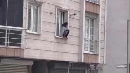 Esenyurt'ta y&uuml;rekleri korkudan &ccedil;atlatan hadise: Eve kitlenen kadın camdan atladı