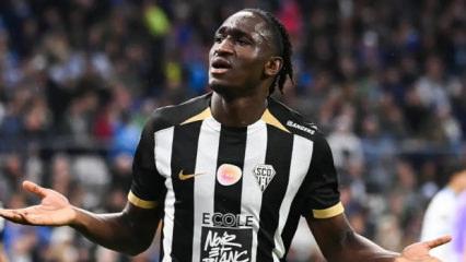 Fenerbah&ccedil;e'nin yeni forveti İstanbul'a geldi! Maliyeti a&ccedil;ıklandı