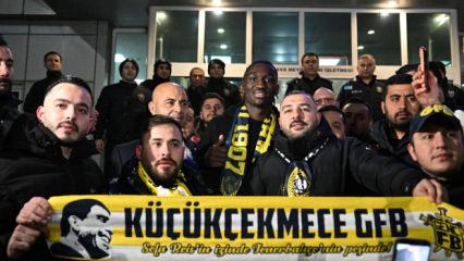 Fenerbah&ccedil;e'nin yeni forveti İstanbul'a geldi! Maliyeti a&ccedil;ıklandı