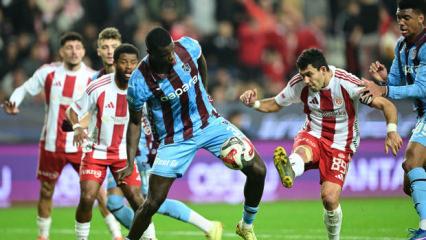 Fırtına Akdeniz'de takıldı!