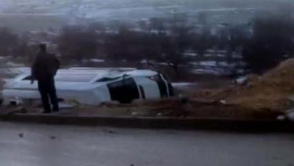Gaziantep'te iş&ccedil;i servisi şarampole devrildi! &Ccedil;ok sayıda yaralı var