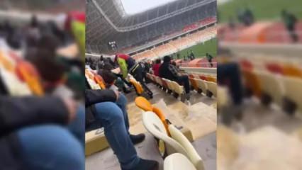 Ma&ccedil;ta &uuml;ş&uuml;yen &ccedil;ocuğa &ccedil;oraplarını vermişti: O polis memuruna &ouml;d&uuml;l