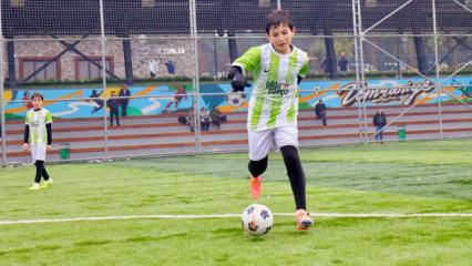 Minik kramponlar, 'S&ouml;mestır Kupası' i&ccedil;in &Uuml;mraniye'de ter d&ouml;k&uuml;yor