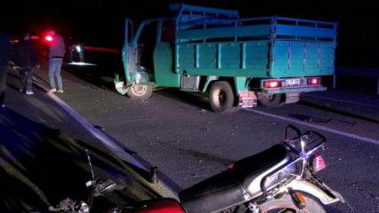 Motosikletle kamyonet &ccedil;arpıştı: 2 kişi hayatını kaybetti