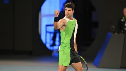 Novak Djokovic'i yenen Carlos Alcaraz Avustralya A&ccedil;ık'ta şampiyon oldu
