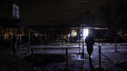 Ukrayna'nın pek &ccedil;ok şehrinde elektrik hatları devre dışı kaldı