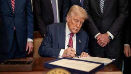 Trump K&uuml;ba'ya petrol satan &uuml;lkelere tarife uygulayacak