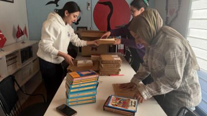 Sağlık&ccedil;ı olarak geldiği deprem b&ouml;lgesine 21 k&uuml;t&uuml;phane, 135 bin kitap kazandırdı