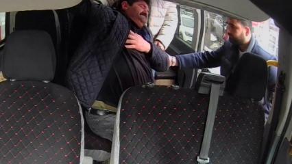 Sakarya'da dolmuş şof&ouml;r&uuml; kalp hastası yolcuyu hastaneye yetiştirdi