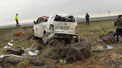 Şırnak'ta feci kaza! Minib&uuml;s takla attı; 2 &ouml;l&uuml;, 6 yaralı