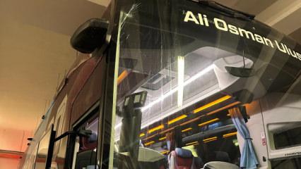 Trabzonspor'un otob&uuml;s&uuml;ne ma&ccedil; &ouml;ncesi taşlı saldırı! 