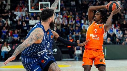 Anadolu Efes İspanyolları 107 sayıyla yıktı