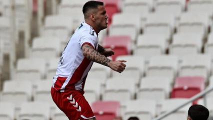 Bir imza her şeyi değiştirdi! 1. Lig'in en değerli futbolcusu oldu