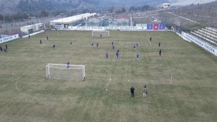 Depremde 14 sporcusunu kaybeden takım 2. Lig'de şampiyonluğa koşuyor