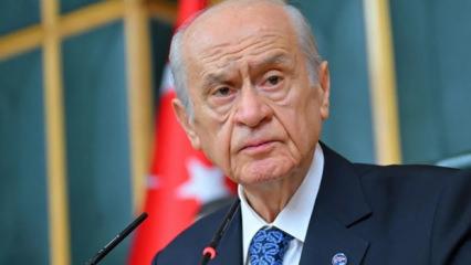 Diyarbakır'da vatandaşlardan Devlet Bah&ccedil;eli'ye teşekk&uuml;r