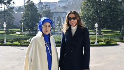 Emine Erdoğan, &Uuml;rd&uuml;n Krali&ccedil;esi Rania ile bir araya geldi
