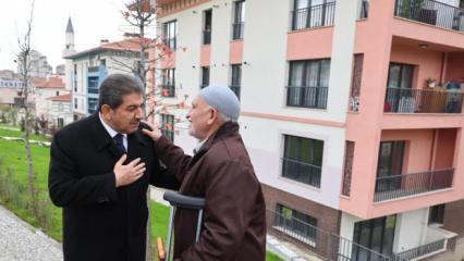 Esenler&rsquo;de sosyal kart ile emeklilere anlamlı destek