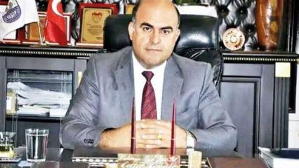 Eski belediye başkanını oğlu baltayla &ouml;ld&uuml;rd&uuml;