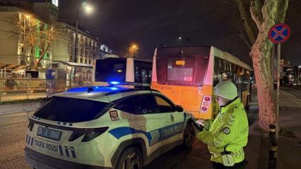 İETT otob&uuml;s&uuml; kadına &ccedil;arptı! Şof&ouml;r g&ouml;zaltında