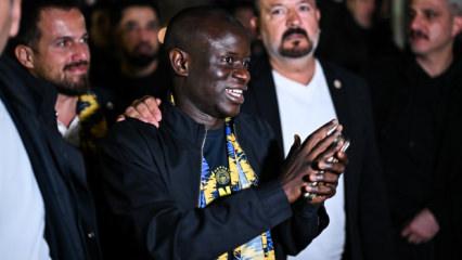 Fenerbah&ccedil;e'nin yeni transferi N'Golo Kante, İstanbul'a geldi