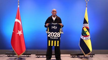 Fenerbah&ccedil;e'nin yıldızı takımda kaldı: 2 yıllık s&ouml;zleşme yapıldı