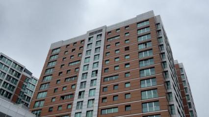 iş insanı, oturduğu binanın yangın merdiveninde &ouml;l&uuml; bulundu