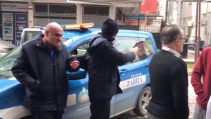 Kaldırıma park etti, uyaran zabıtaya saldırdı