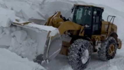 Kar kalınlığı 5 metreyi buldu! Vatandaşlar zor anlar yaşıyor