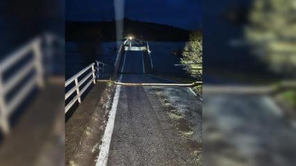 Kuvvetli yağış nedeniyle k&ouml;pr&uuml; &ccedil;&ouml;kt&uuml;