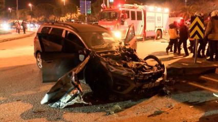Maltepe'de iki otomobil kafa kafaya &ccedil;arpıştı: 6 yaralı