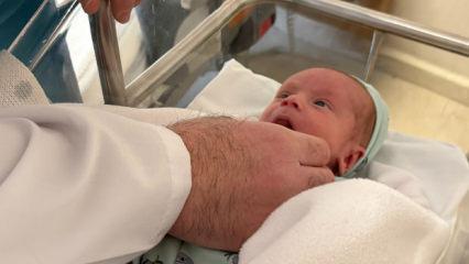 Milyonda bir g&ouml;r&uuml;l&uuml;yor! Diyarbakır'da doktorlar bebek i&ccedil;in zamanla yarıştı