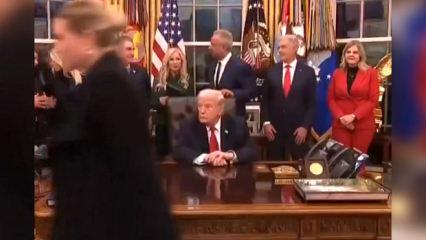 Oval Ofis'te gerginlik! Gelen soru Trump'ı &ccedil;ıldırttı: Gazetecileri dışarı &ccedil;ıkarttı