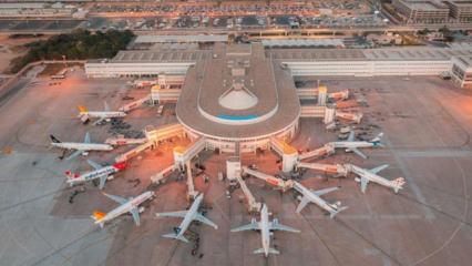 T&uuml;rkiye'de ge&ccedil;en ay hava yollarında 17,8 milyon kişiye hizmet verildi