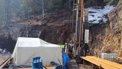 &Uuml;zerine kaya d&uuml;şen iş&ccedil;i &ouml;ld&uuml;