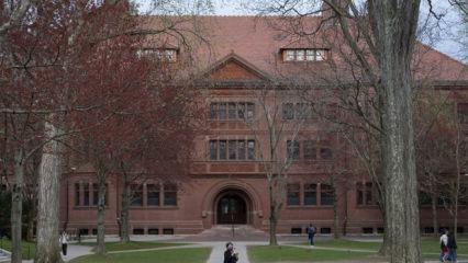 Harvard &Uuml;niversitesine Trump şoku: 1 milyar dolarlık dev tazminat davası