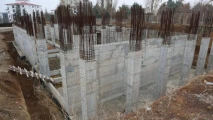 3 yılda camiyi 4 yılda okulu bitiremediler, vatandaş mağdur oldu! Bahane ise bakın ne oldu