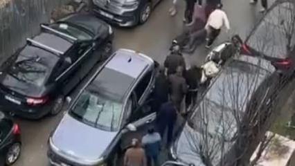 Park kavgası cinayetle bitti: Saldırganı, &ouml;len kişinin yakınları tekme tokat d&ouml;vd&uuml;