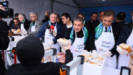 Esenler'de damaklar hamsi ile şenlendi 