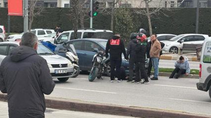 Balıkesir'de otomobil, motosiklete &ccedil;arptı; 1 yaralı