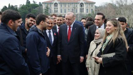 Boğazi&ccedil;i &Uuml;niversitesinde Erdoğan'a sevgi seli... Dikkat &ccedil;eken diyalog