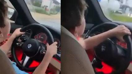 Bu nasıl sorumsuzluk? 11 yaşındaki &ccedil;ocuğuna otomobil kullandırdı!